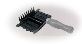 Metal Bar Curry Comb